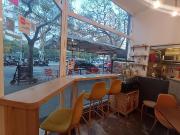 Bar en alquiler en Barcelona, de 49 m² 2 habitaciones...