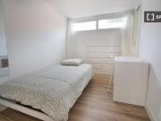 ¡Renta! Habitación en piso compartido de 5 habitaciones...