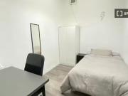 Único Habitación en piso compartido en alquiler en Sol,...