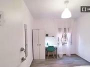 Bonito Se alquila habitación compartida en Casería de...