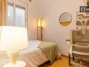 ¡En alquiler! Se alquila habitación en apartamento de 5...