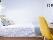 ¡Oferta! Se alquila habitación en piso de 5 habitaciones...