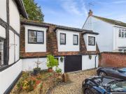Barkham Road, Wokingham, Berkshire RG41, 2 bed flat to...