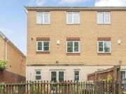 Barkway Drive, Farnborough, 4 Bedroom House