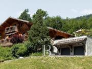 BARNES MONT BLANC Chalet dominant Arâches la F