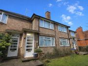 Barnet Lane, Elstree WD6, 2 bed flat to rent, £1,700 pcm...