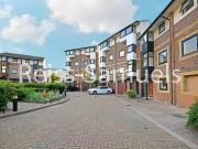 Barnfield Place, London E14 5 bed end of terrace house...