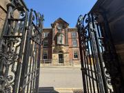 Barnsley Luxury Apartment £745pcm