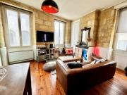 BARRIERE DE PESSAC: MAGNIFIQUE APPARTEMENT EN PIERRE