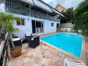 BAS DE VILLA F3 PISCINE MEUBLÉ SCHOELCHER