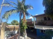 ? Bas de villa meublé 2 chambres + grand extérieur