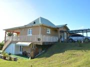 Bas de villa T3 Meublé au Carbet Piscine & Confort Moderne