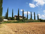 Baschi Ampio casale residence con numerosi appartamenti,...