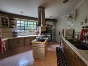 Basic unit, possibility to rebuild is endless. Spacious...