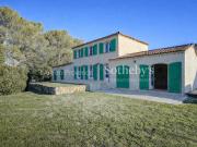 Bastide avec 2 dépendances