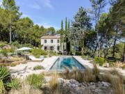 Bastide avec piscine à vendre au coeur du Luberon à...