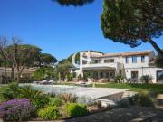 Bastide contemporaine vue sur la mer et la nature