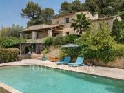 Bastide de charme en pierres avec vue mer et grand parc...