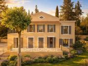 BASTIDE FAMILIALE EN ÉTAT NEUF