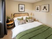 Bath Road, Devizes SN10, 1 bed flat to rent, £2,750 pcm...