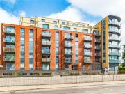 Bath Road, Slough SL1, 2 bed flat to rent, £1,650 pcm |...
