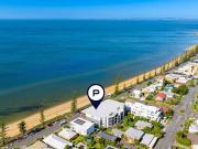 WATERVIEWS IN PREMIUM BEACHFRONT LOCATION