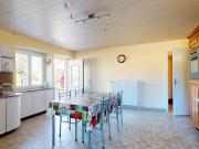 Bâtisse avec maison + appartement à Lanans Idéal famille o