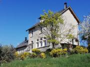 Bâtisse en pierre jardin paysager BERTHOLENE