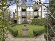 Battersea High Street, London, SW11 3HS, United Kingdom...