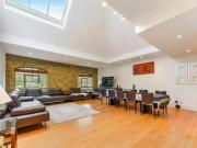 Battersea Square, London, 3 Bedroom Duplex