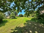 Baugrundstück mit sanierungsbedürftigem Bauernhof,...