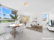 Be Immersed in Coogee's Endless Summer Lifestyle!