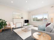 'Apsley' Beachfront Art Deco Apartment with...