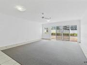 Beachfront Living in Surfers Paradise!