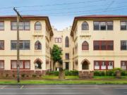 Beachfront Living with Morning Sun, Views & Classic Art...