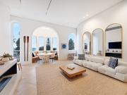 Beachfront Luxury – Fully Furnished Three Bedroom...