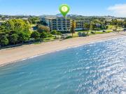 Beachfront Unit with Stunning Ocean Views