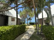 Beachfront'Pure Magnetic' Villa