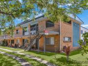 BEACHSIDE BEACH PAD 100m to the surf!