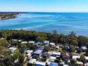 Beachside Bliss Only Moments From The Sand!