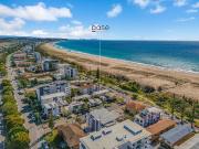 Beachside Boutique Lifestyle Courtyard Apartment