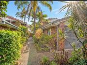 Beachside Duplex Living – Walk to Sand, Cafés & Parks