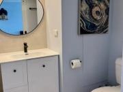 Beachside Living – Furnished Studio Apartment in Surfers!