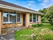 Beachside Living in the Heart of Mornington