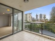 Beachside Living On Gold Coast Highway!