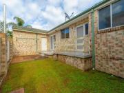 Beachside Living – Walk to Blue Bay & Toowoon Bay Village