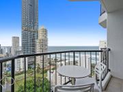 Beachside Studio with Stunning Ocean & City Outlooks