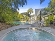 Beachside Unit. Aircon. Pool. Tennis Court