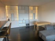 Beau 2 pièces plein ciel, Paris Amsterdam Apartments for...