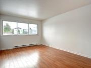 Beau 3 1/2 à Ste Thérèse internet inclus libre maintenant